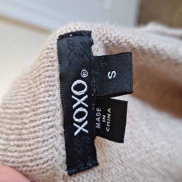 XOXO Beige Cardigan with Floral Accents Size Small - Picture 6 of 8